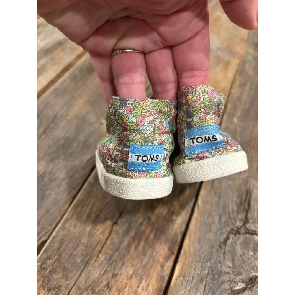 Toms‎ floral toddler shoes booties